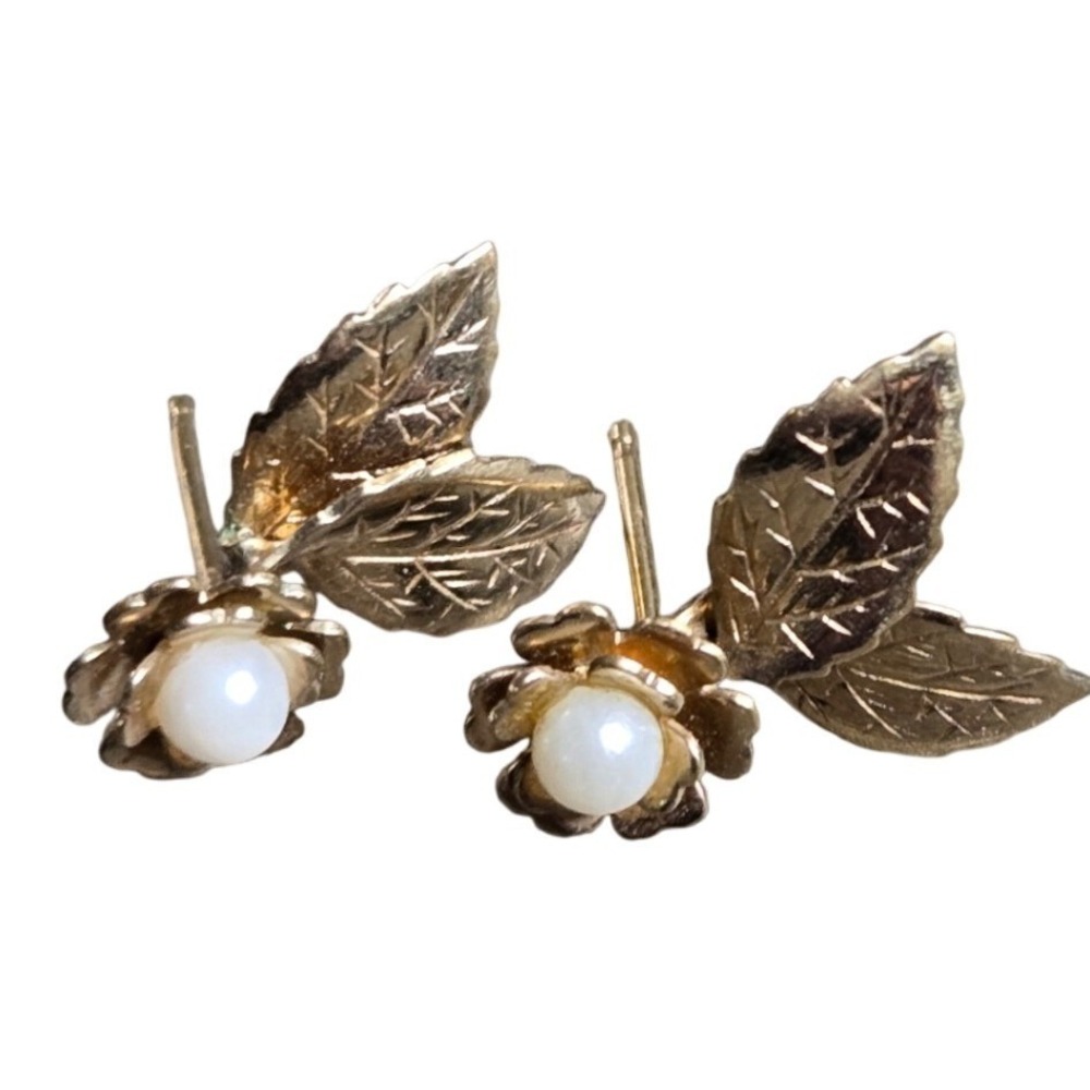 Vintage Flower Leaf Stud Women's Earrings Gold Tone Faux Pearl
